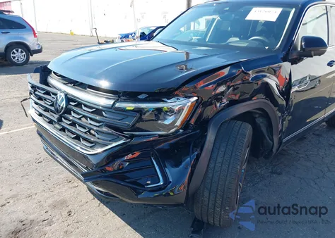 2024 Volkswagen Atlas 2.0T Sel Premium R-Line z USA, uszkodzony, nr VIN 1V2FR2CA7RC612240